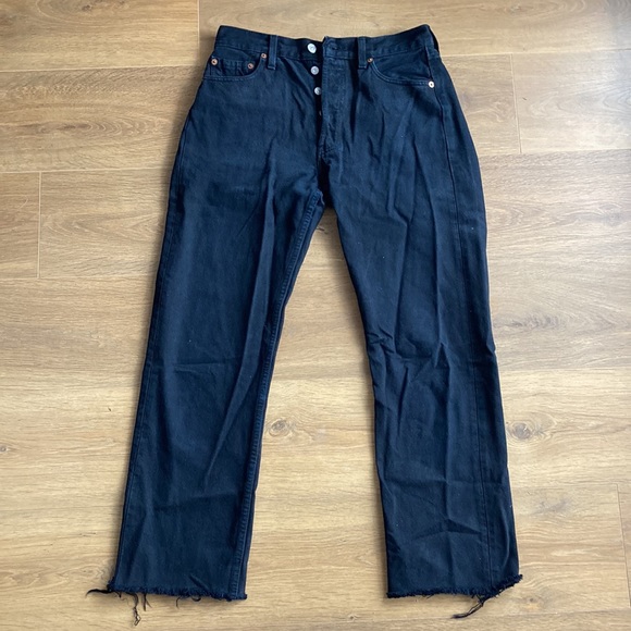 Vintage Men’s Black Levi’s 501s - Picture 2 of 2